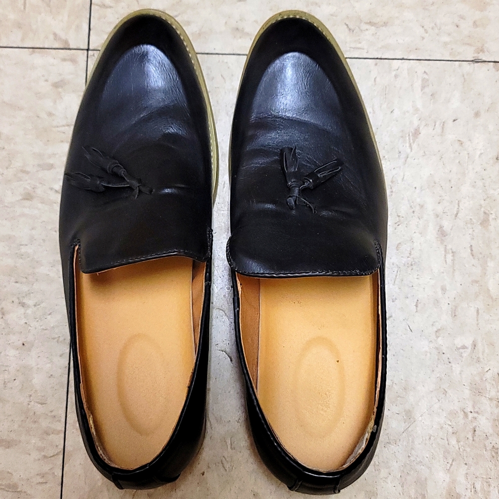 Mens dress loafers.